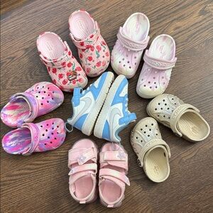 Bundle Toddler Girl Size 7 - Crocs, Nike Toddler Blue and White Sneaker